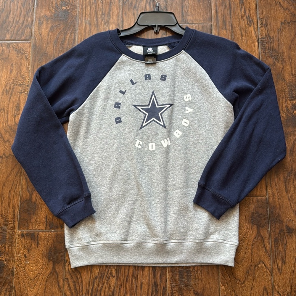 Dallas Cowboys NFL Team apprarel sweatshirt, size girls x-large